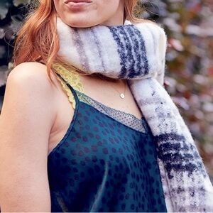 Aerie green leopard print v-neck tank with lace trim, size medium